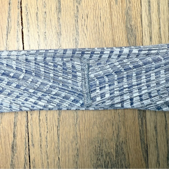 Lululemon Fly Away Tamer Headband II Luon Arrow Jacquard Battleship Silver OS - Picture 6 of 7